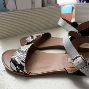 Steve Madden sandals size 8